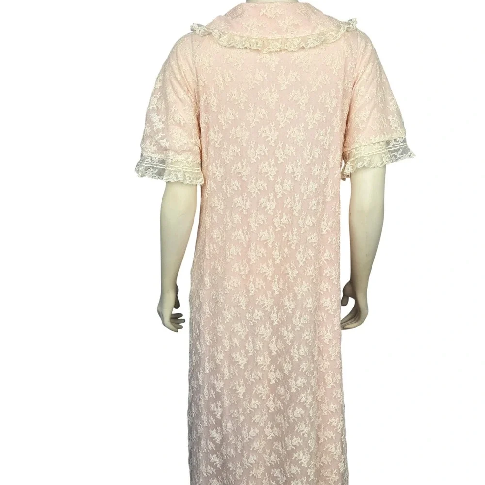 Linda Underlovelies vintage peignoir